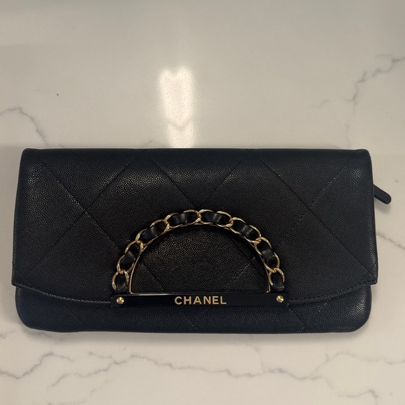 Chanel chain clutch - Picture 9 of 10